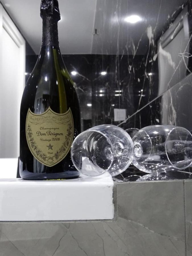 Suite Napoli Sotterranea Con Vasca Idromassaggio Eksteriør billede
